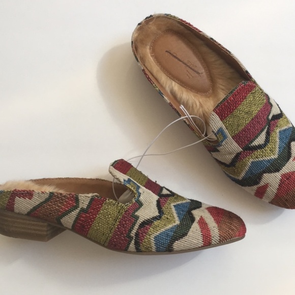 Universal Thread Synthia Faux Leather Fur Mules - Picture 4 of 6